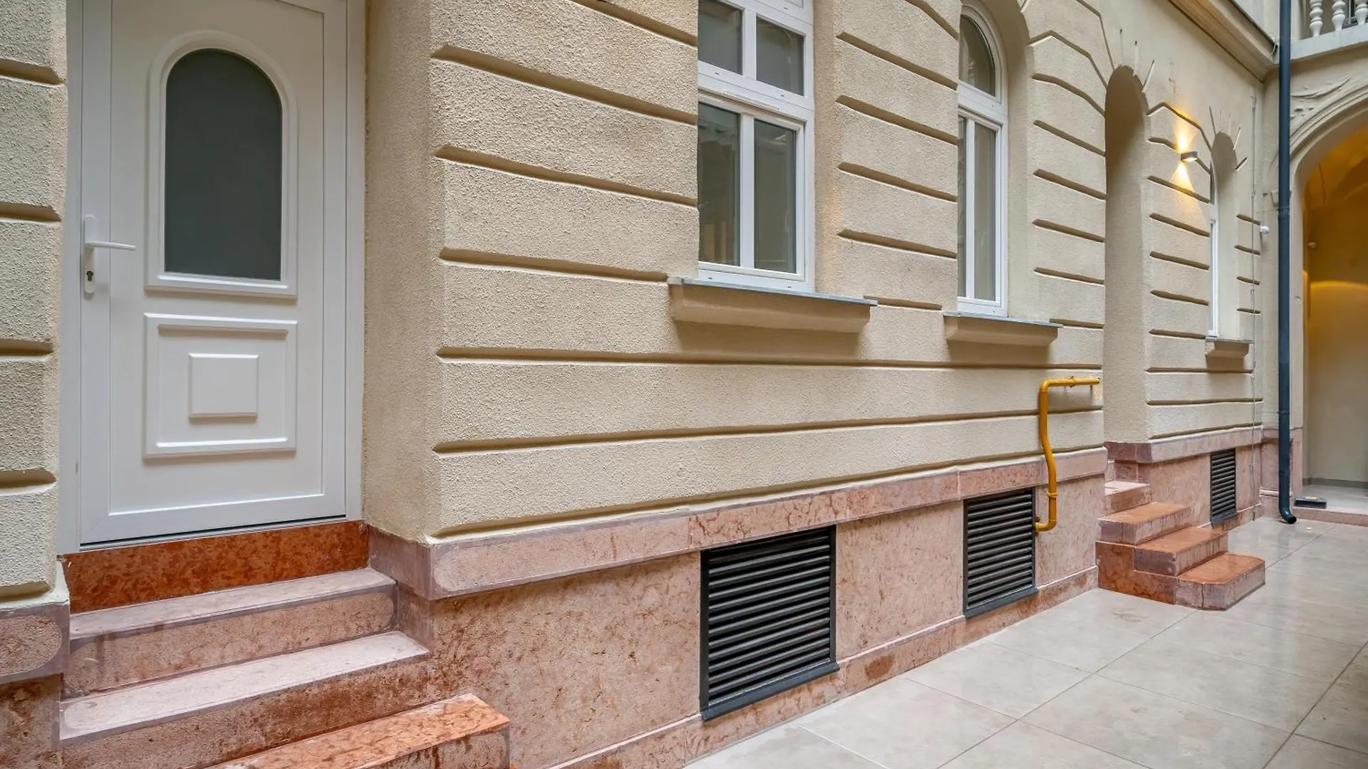 Paulay At Opera Suites P39 Budapest Hungary